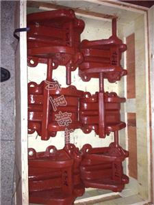 Chain maker