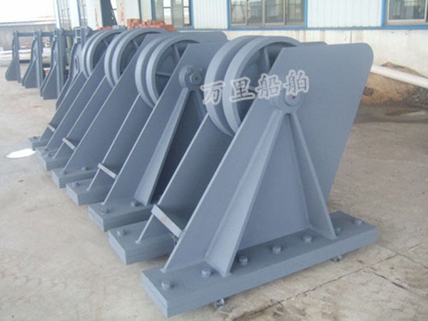 Chain roller