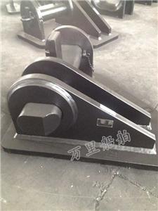 Triangular eye plate