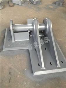 Triangular eye plate