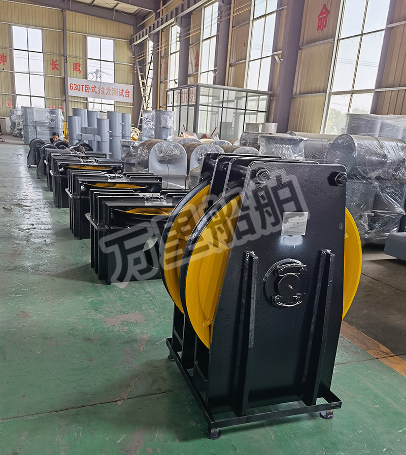 Vertical cable guide