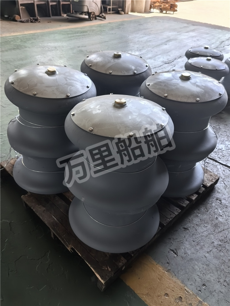 Fairlead roller